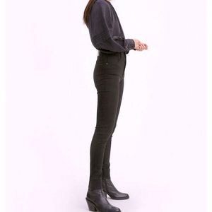 Levi’s mile high super skinny black denim jeans